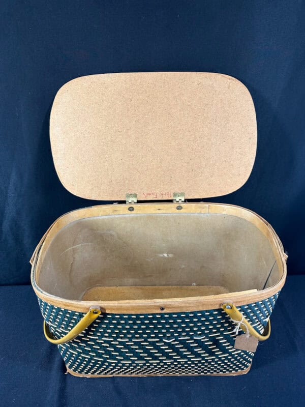 Vintage Hawkeye Picnic Basket - Image 3