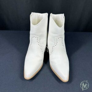 White Boots Size 7.5