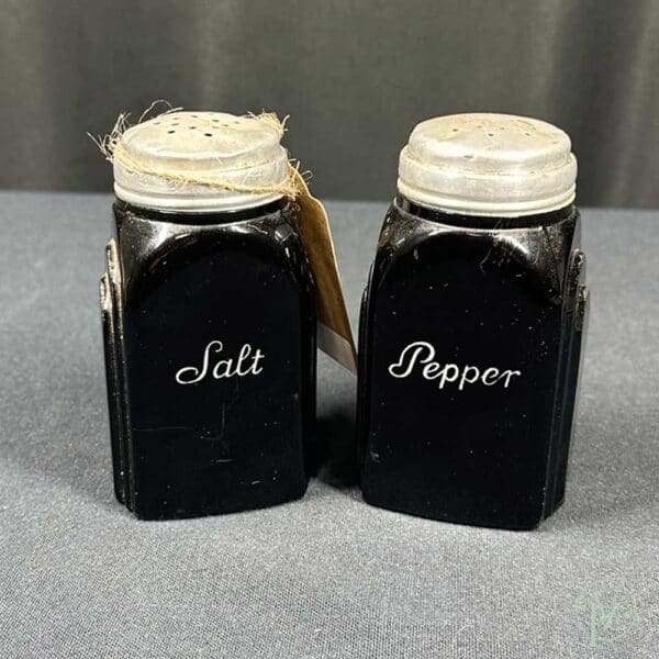 Vintage McKee Salt and Pepper - Image 4
