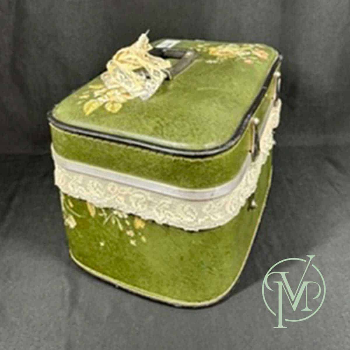 Green Train Case - Image 4