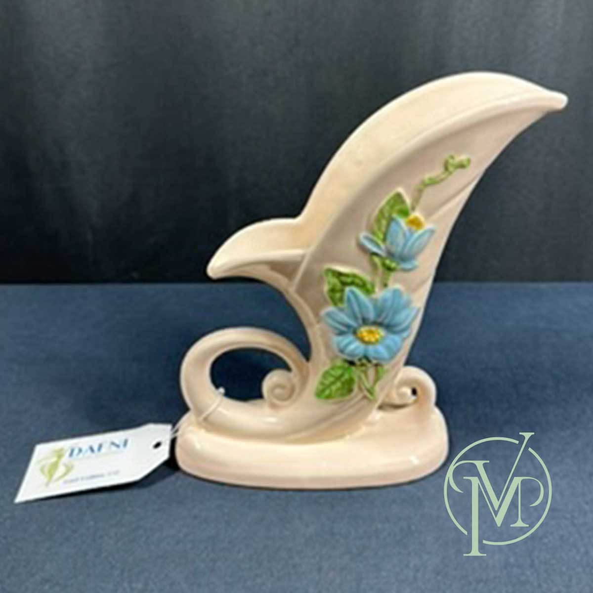 Hull Vintage 40s Vase - Image 2